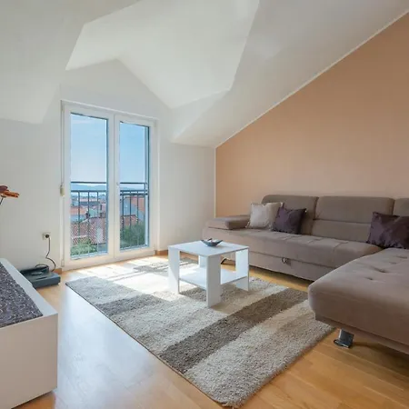 House With A Parking Space - 11744 Hébergement de vacances