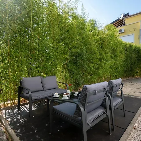 House With A Parking Space - 11744 Prázdninový dům *