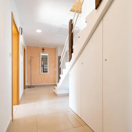 別荘 House With A Parking Space - 11744 ザダル